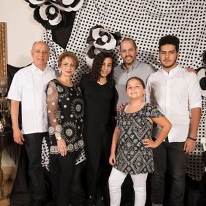 Meet your Posher, Tita